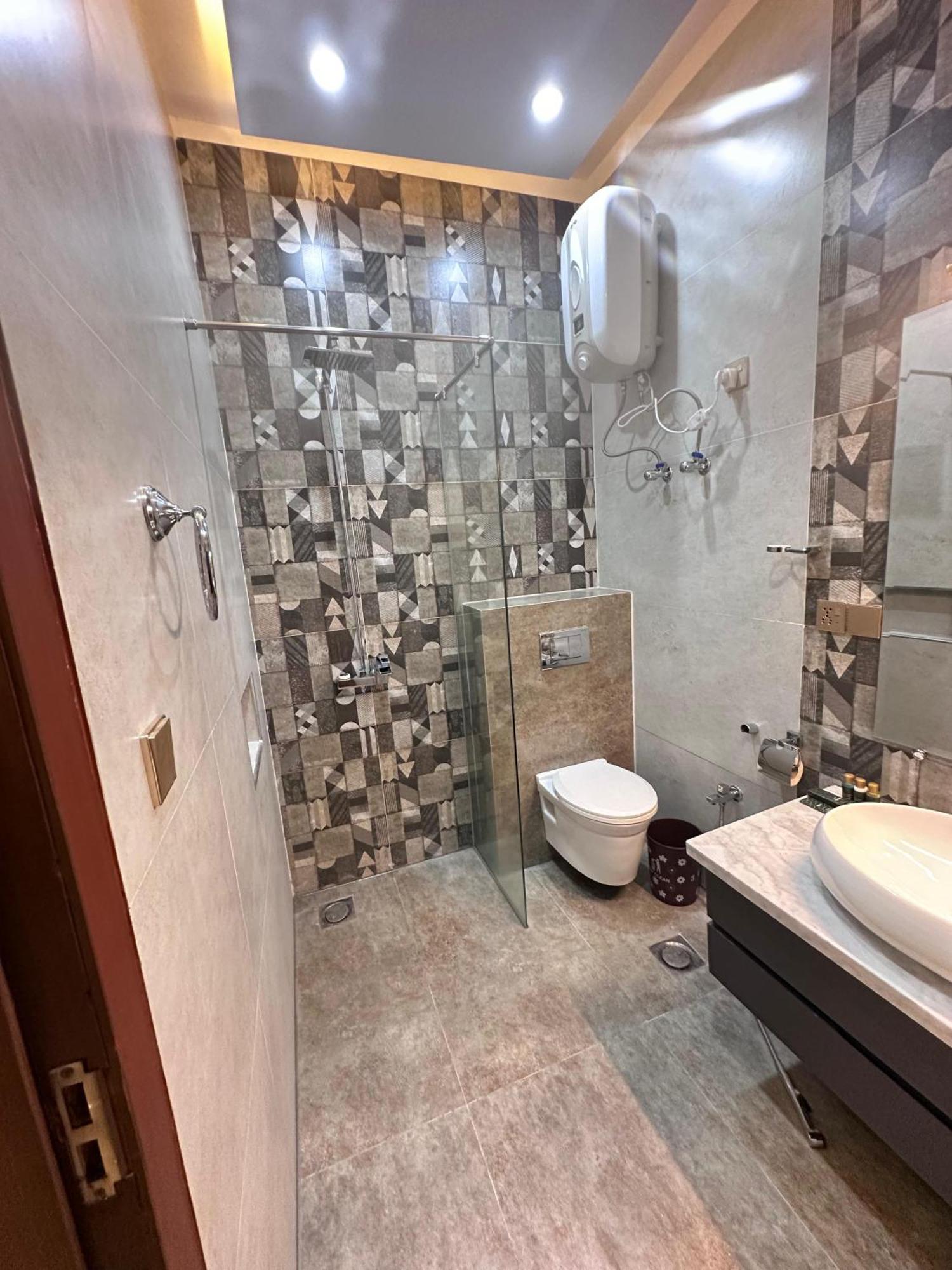 Pavilion Suites - Premium Aparthotel In Bahria Town Rawalpindi Exteriör bild