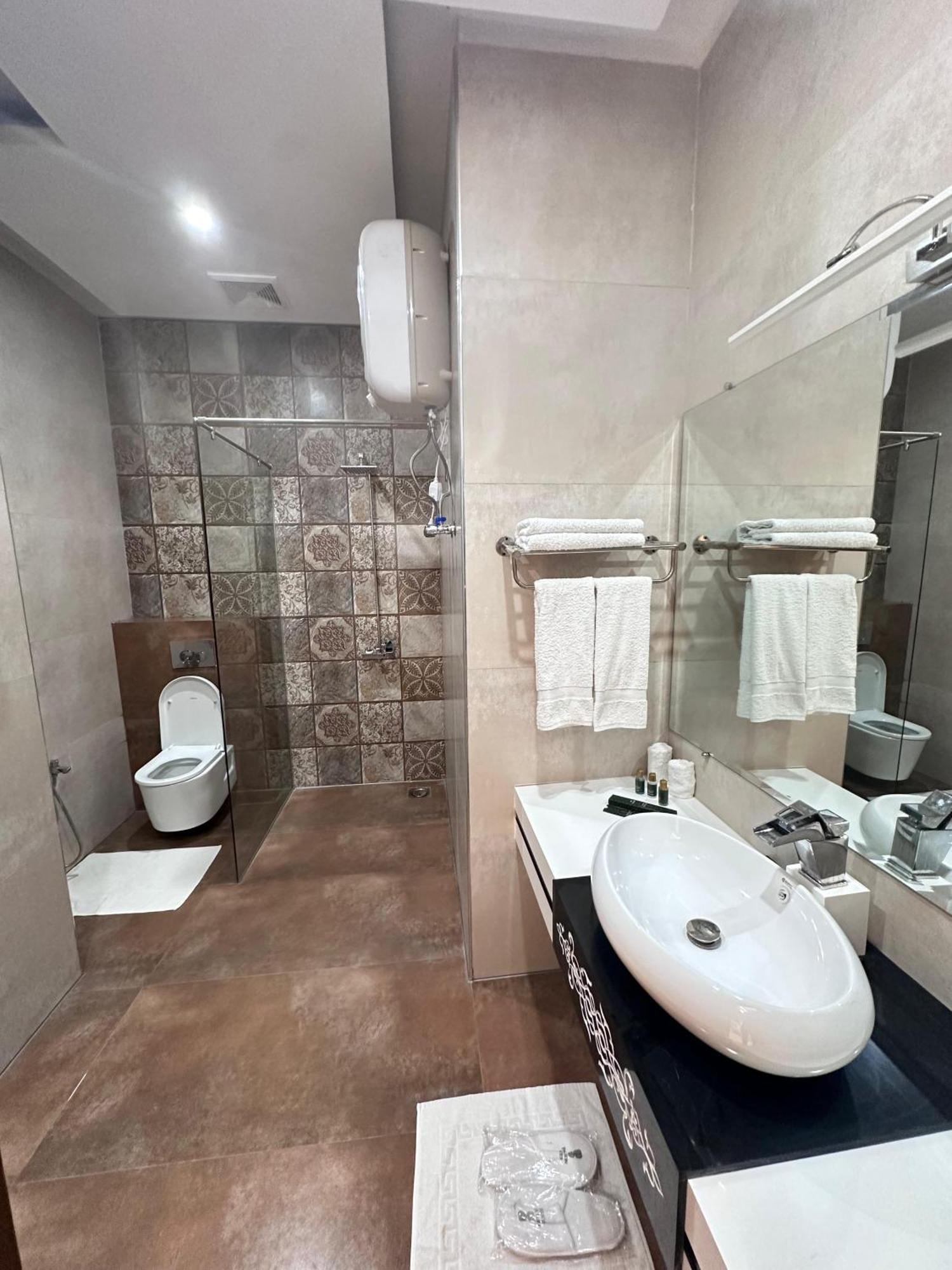 Pavilion Suites - Premium Aparthotel In Bahria Town Rawalpindi Exteriör bild