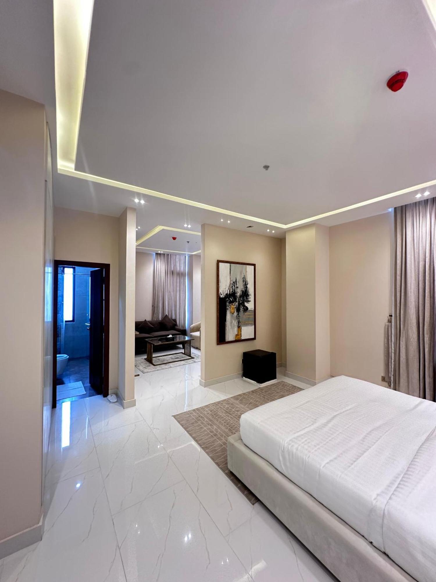 Pavilion Suites - Premium Aparthotel In Bahria Town Rawalpindi Exteriör bild