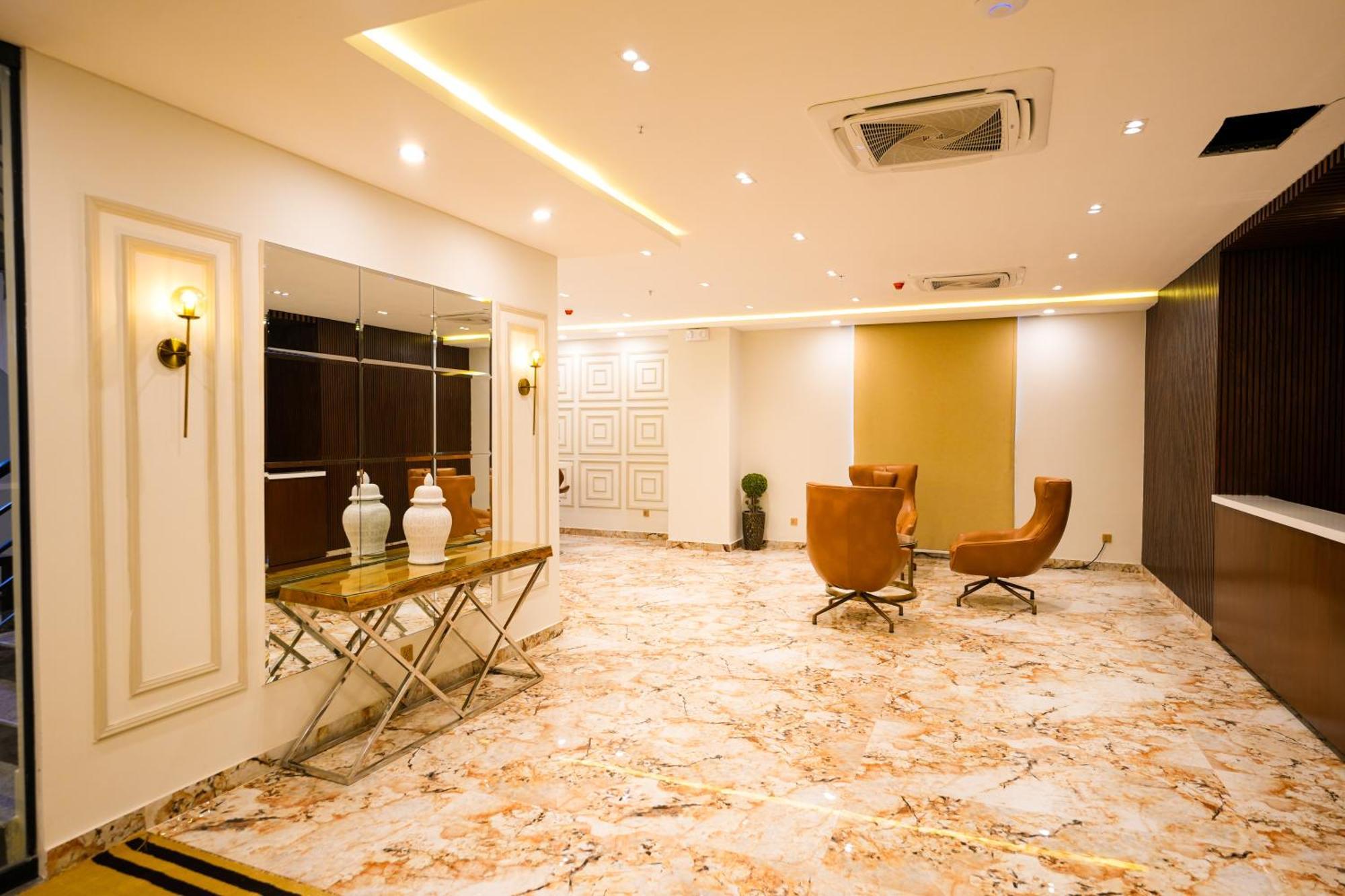 Pavilion Suites - Premium Aparthotel In Bahria Town Rawalpindi Exteriör bild