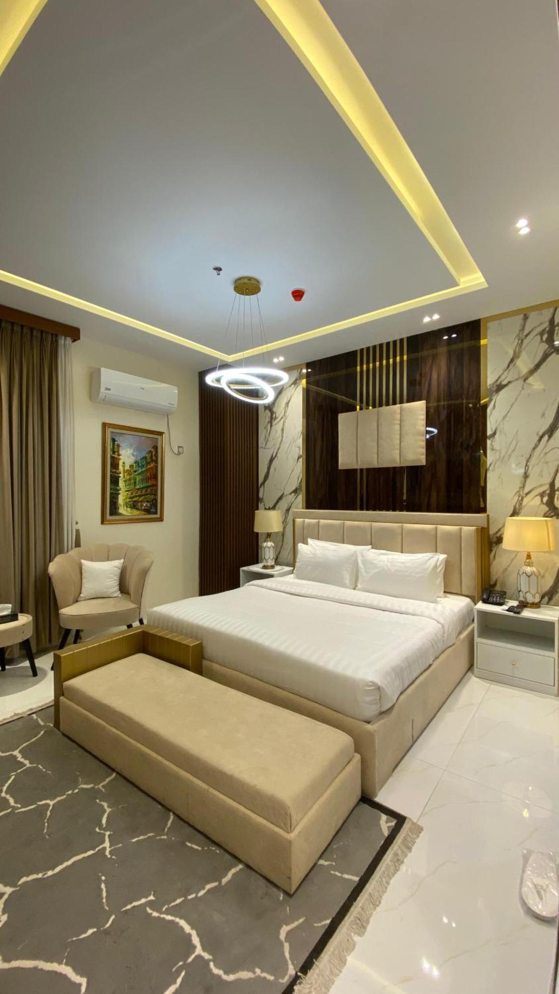 Pavilion Suites - Premium Aparthotel In Bahria Town Rawalpindi Exteriör bild