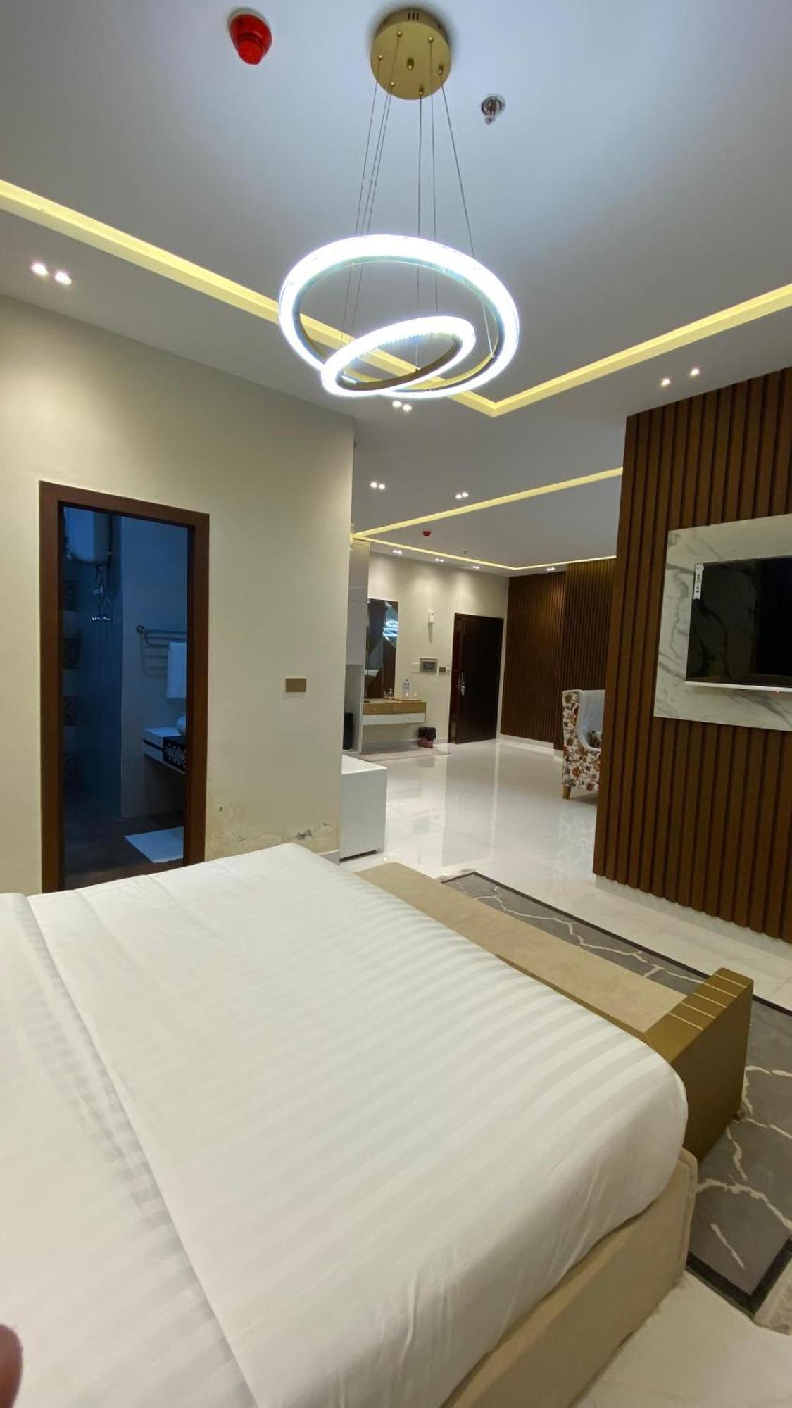 Pavilion Suites - Premium Aparthotel In Bahria Town Rawalpindi Exteriör bild